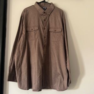 Lands End brand men’s button-down shirt. Size 3 XL.